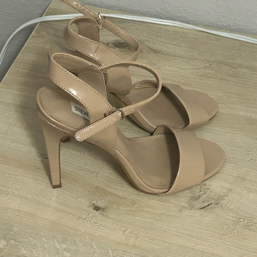 Beige Steve Madden